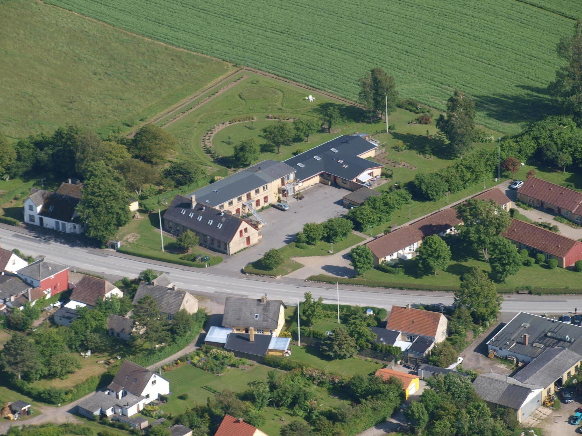 Nygammelso Bed & Breakfast Stege Exterior foto